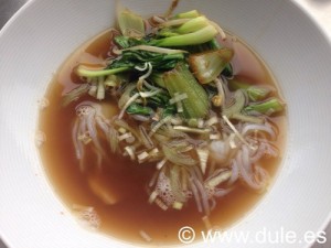 Sopa China con dorada y verduras